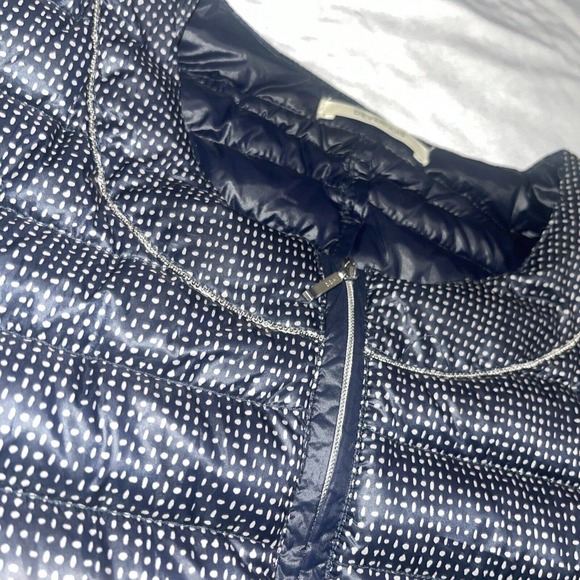 Devernois, French Black and Gray Women's Puffer Jacket - Picture 5 of 10